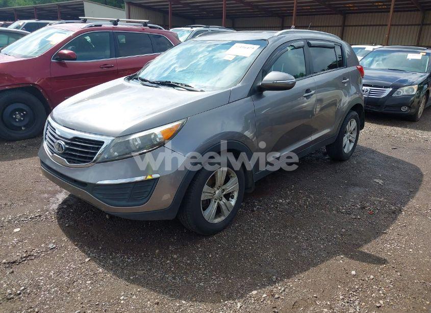Photo 2 of 2012 Kia Sportage LX (VIN KNDPB3A29C7184151)
