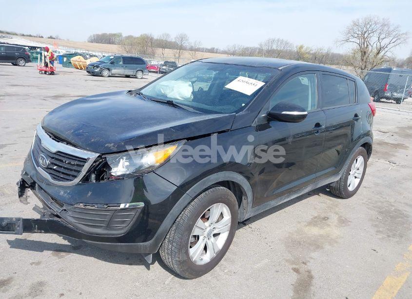 Photo 2 of 2012 Kia Sportage LX (VIN KNDPB3A2XC7198303)