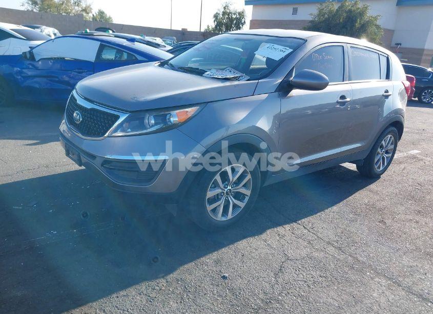 Photo 2 of 2016 Kia Sportage LX (VIN KNDPB3AC1G7873325)