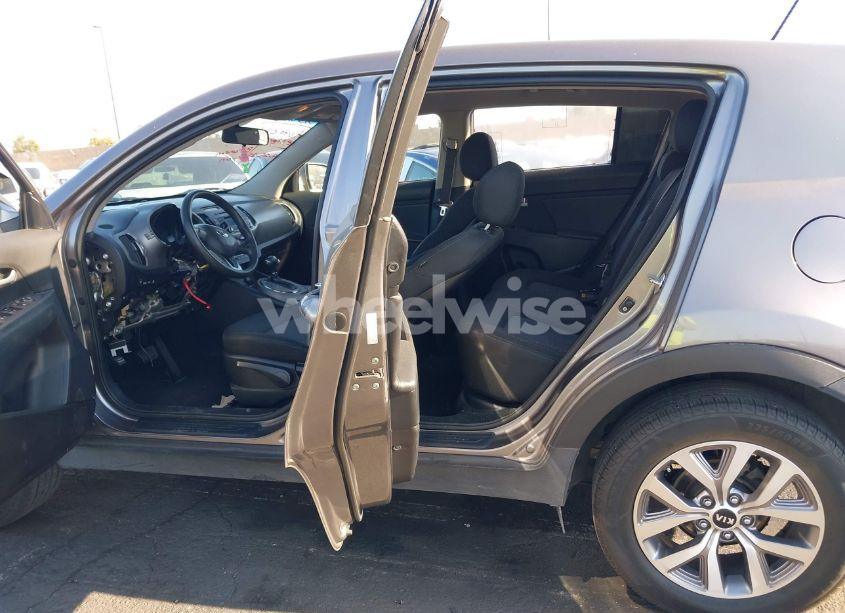 Photo 8 of 2016 Kia Sportage LX (VIN KNDPB3AC1G7873325)