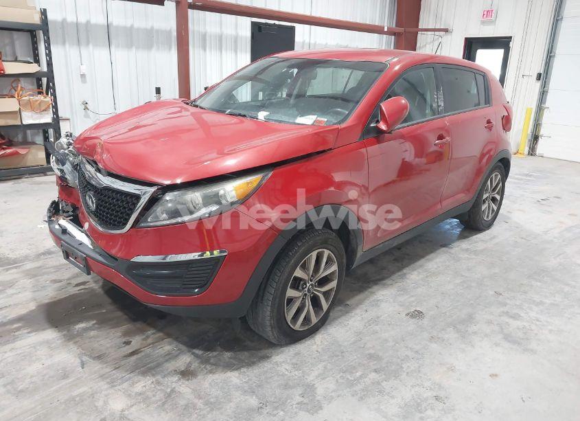 Photo 2 of 2015 Kia Sportage LX (VIN KNDPB3AC2F7692944)