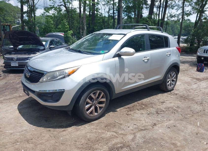 Photo 2 of 2015 Kia Sportage LX (VIN KNDPB3AC2F7729331)