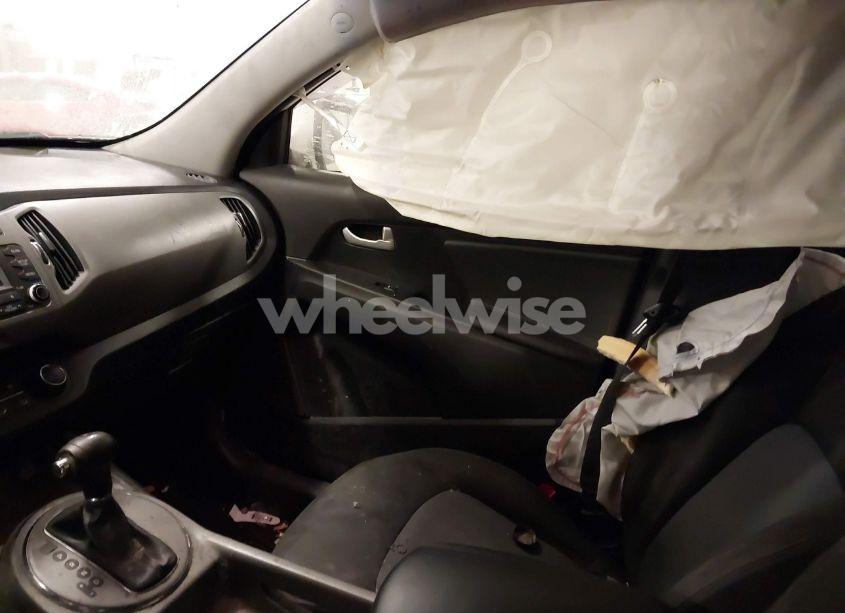 Photo 5 of 2016 Kia Sportage LX (VIN KNDPB3AC2G7846117)