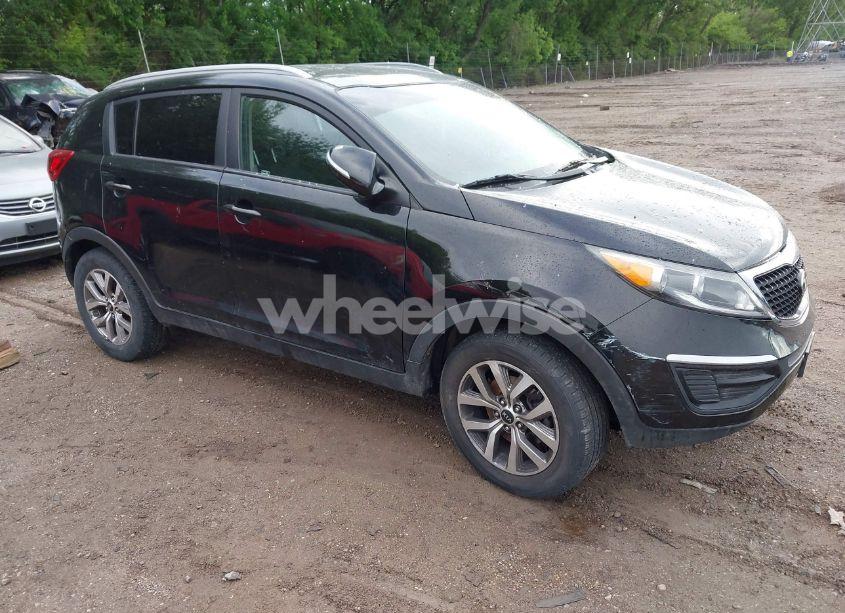 2015 Kia Sportage LX (VIN KNDPB3AC3F7793765) main photo