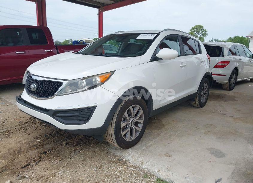 Photo 2 of 2016 Kia Sportage LX (VIN KNDPB3AC4G7802085)