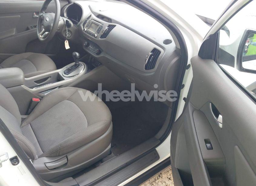 Photo 5 of 2016 Kia Sportage LX (VIN KNDPB3AC4G7802085)