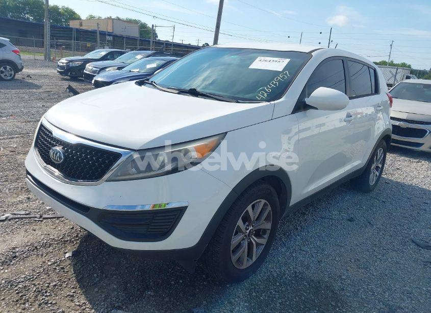Photo 2 of 2016 Kia Sportage LX (VIN KNDPB3AC4G7811594)