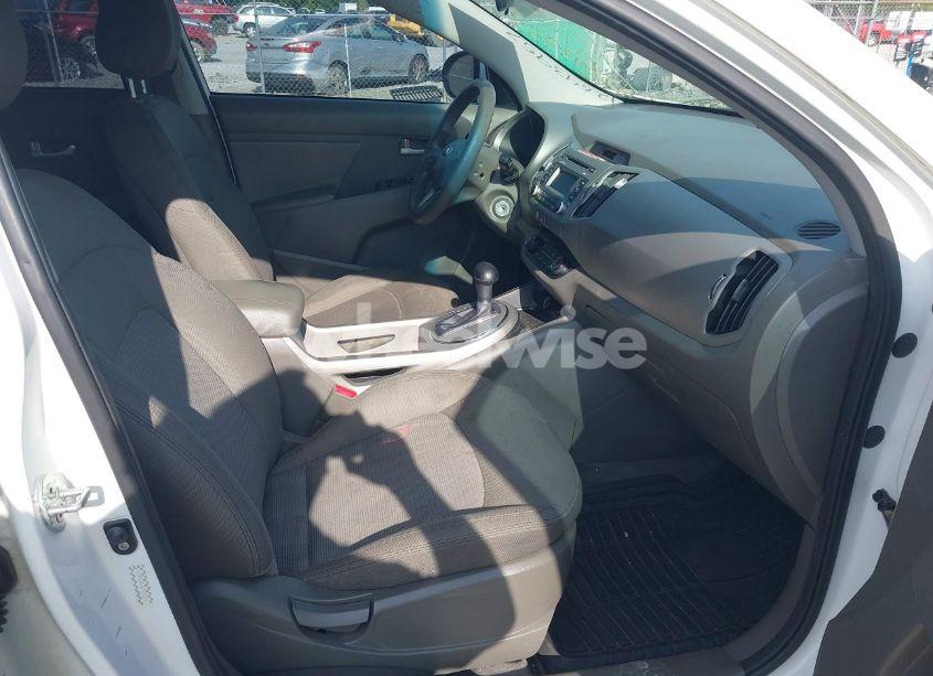 Photo 5 of 2016 Kia Sportage LX (VIN KNDPB3AC4G7811594)