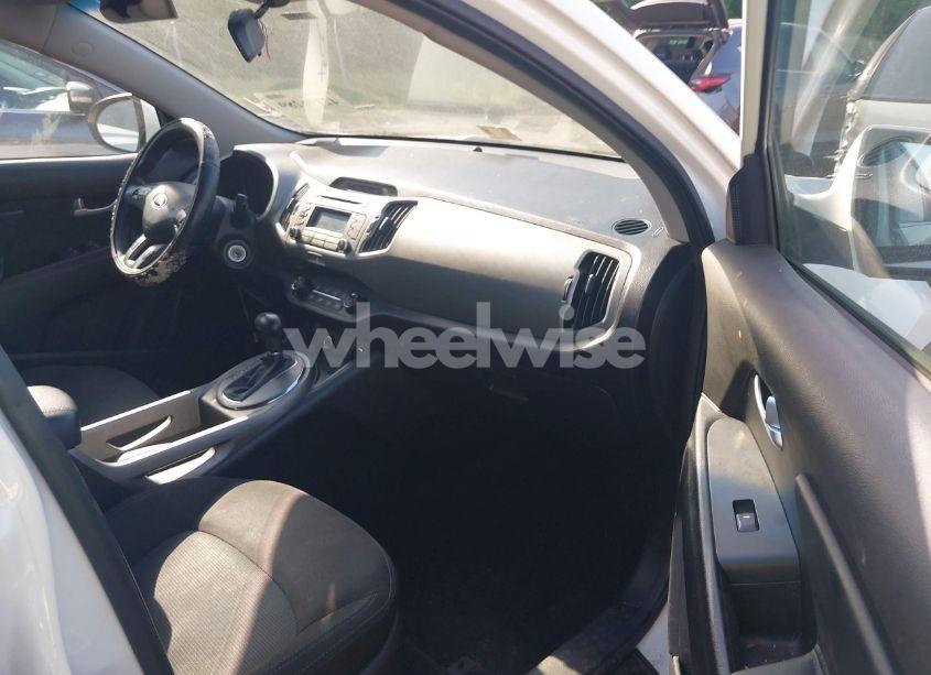 Photo 5 of 2016 Kia Sportage LX (VIN KNDPB3AC4G7837581)