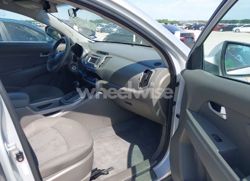 Photo 5 of 2016 Kia Sportage LX (VIN KNDPB3AC4G7865154)