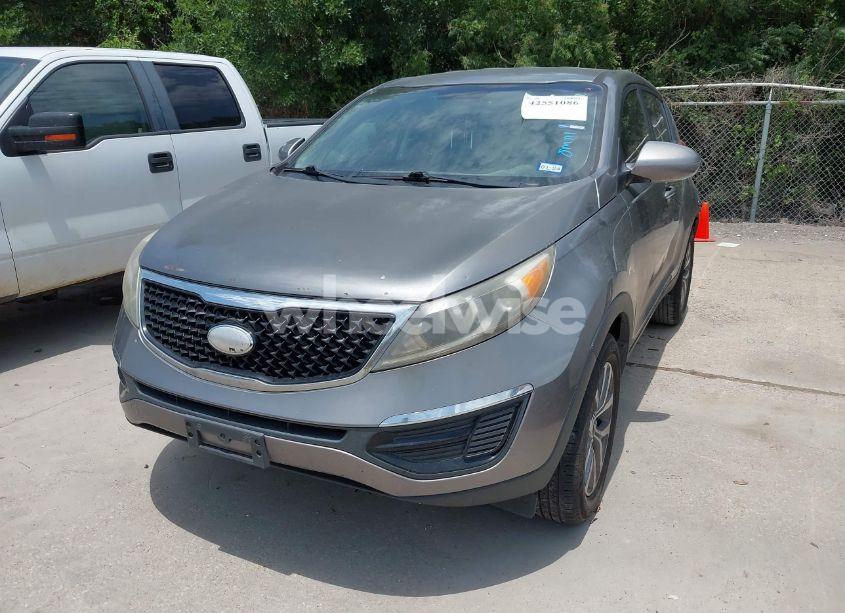 Photo 2 of 2014 Kia Sportage LX (VIN KNDPB3AC5E7639802)