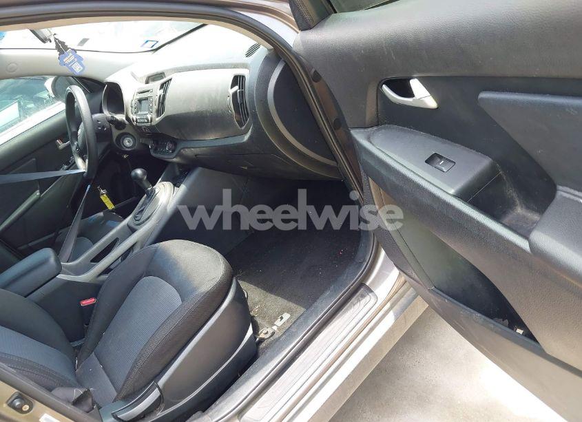 Photo 5 of 2014 Kia Sportage LX (VIN KNDPB3AC5E7639802)