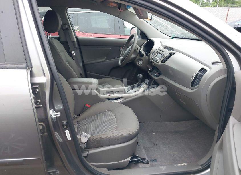 Photo 5 of 2015 Kia Sportage LX (VIN KNDPB3AC5F7719277)