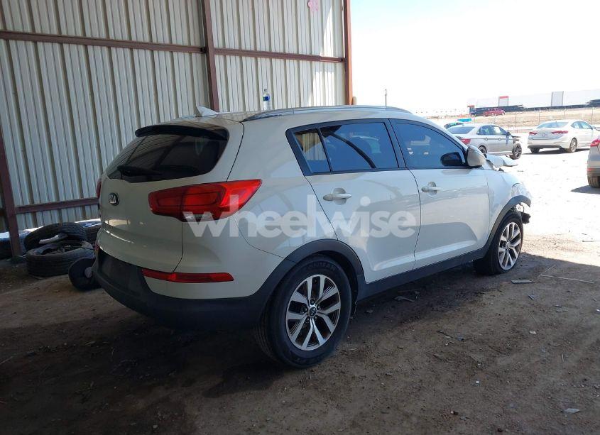 Photo 4 of 2015 Kia Sportage LX (VIN KNDPB3AC5F7760119)