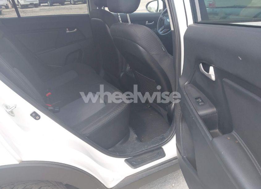 Photo 8 of 2015 Kia Sportage LX (VIN KNDPB3AC5F7781360)