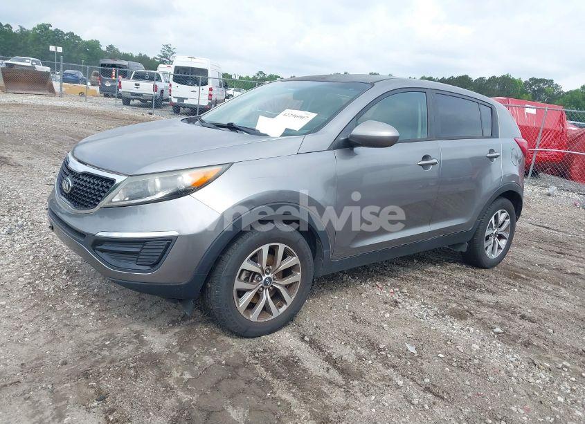 Photo 2 of 2016 Kia Sportage LX (VIN KNDPB3AC5G7866622)