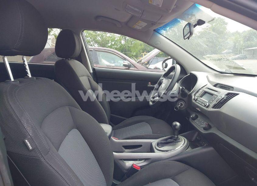 Photo 5 of 2016 Kia Sportage LX (VIN KNDPB3AC5G7866622)