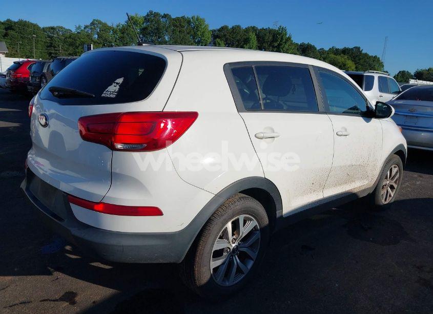 Photo 4 of 2016 Kia Sportage LX (VIN KNDPB3AC5G7880178)