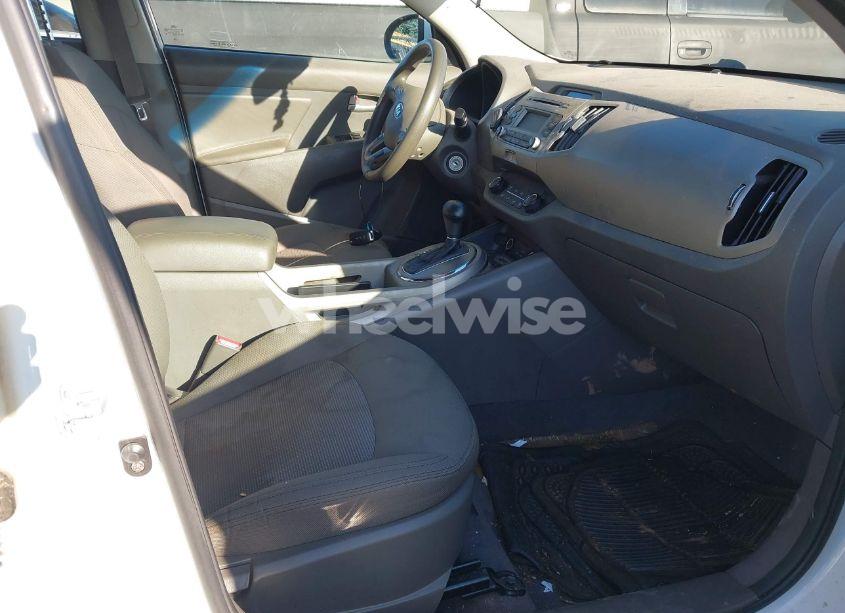 Photo 5 of 2016 Kia Sportage LX (VIN KNDPB3AC5G7880178)