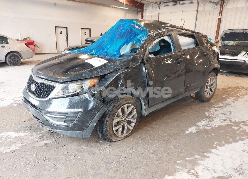 Photo 2 of 2016 Kia Sportage LX (VIN KNDPB3AC6G7827523)