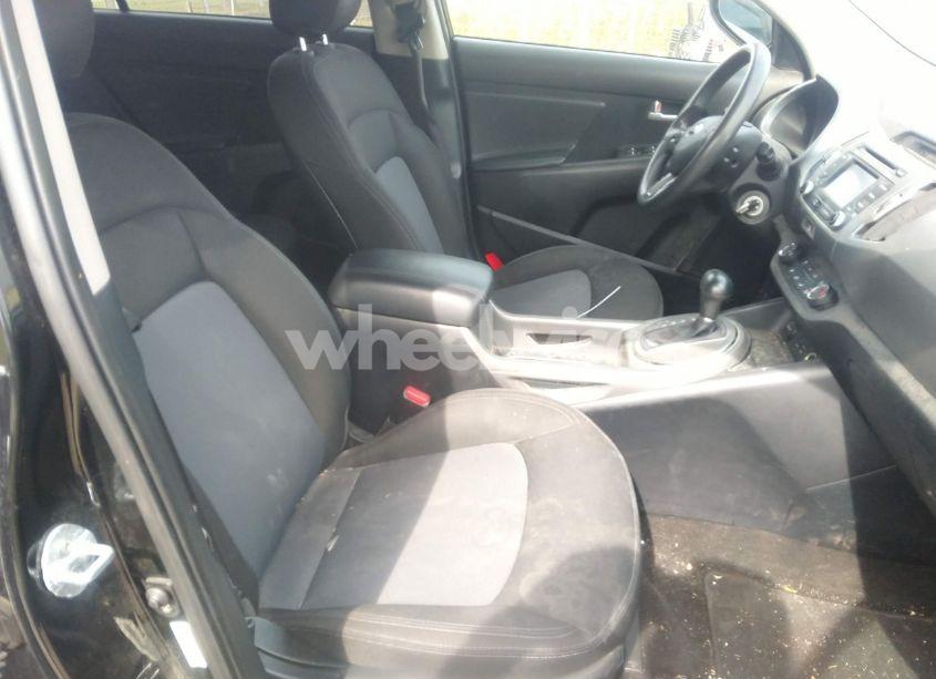 Photo 5 of 2015 Kia Sportage LX (VIN KNDPB3AC7F7700956)