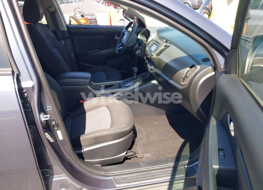 Photo 5 of 2015 Kia Sportage LX (VIN KNDPB3AC7F7728949)