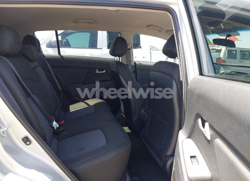 Photo 8 of 2016 Kia Sportage LX (VIN KNDPB3AC7G7836697)