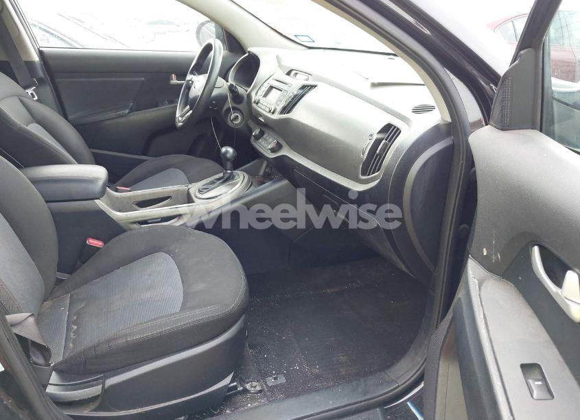 Photo 5 of 2016 Kia Sportage LX (VIN KNDPB3AC9G7838130)