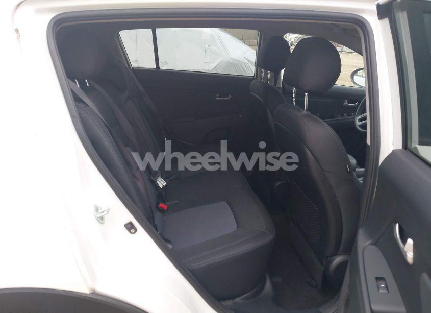 Photo 8 of 2015 Kia Sportage LX (VIN KNDPB3ACXF7793956)