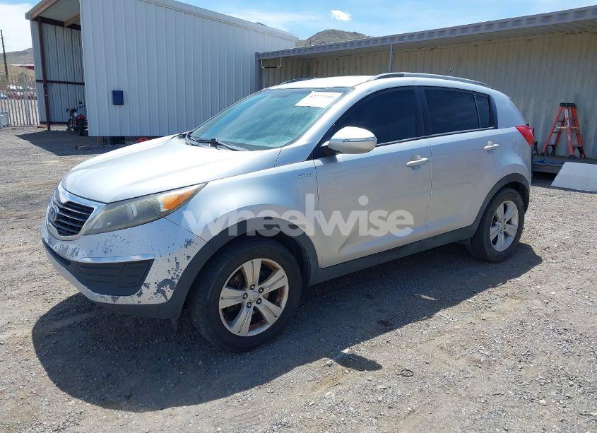 Photo 2 of 2011 Kia Sportage LX (VIN KNDPBCA20B7017756)