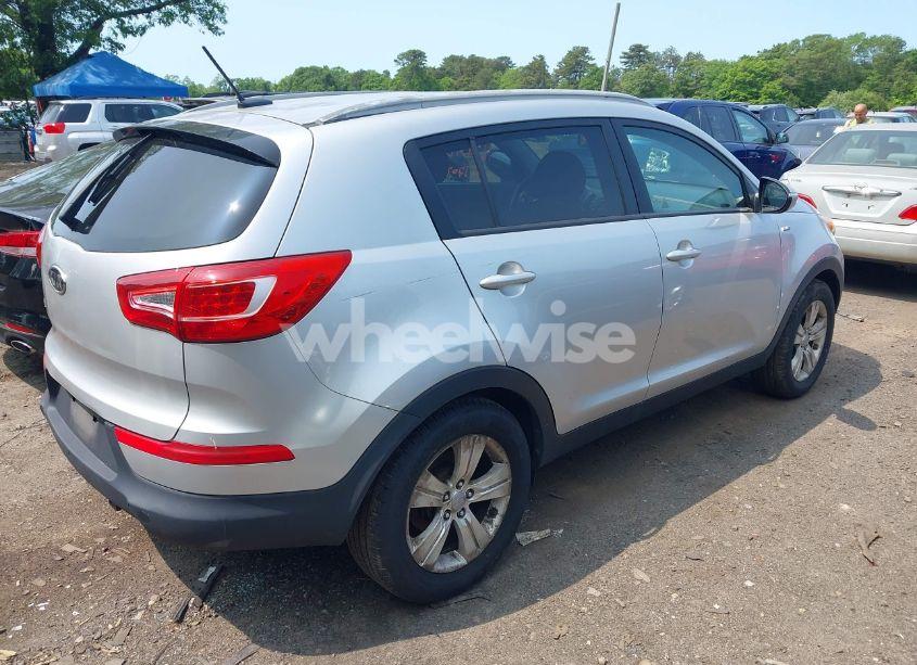 Photo 4 of 2011 Kia Sportage LX (VIN KNDPBCA20B7026845)