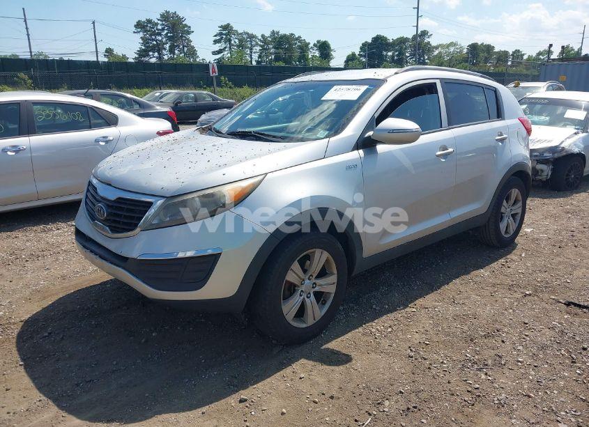 Photo 2 of 2011 Kia Sportage LX (VIN KNDPBCA21B7026580)
