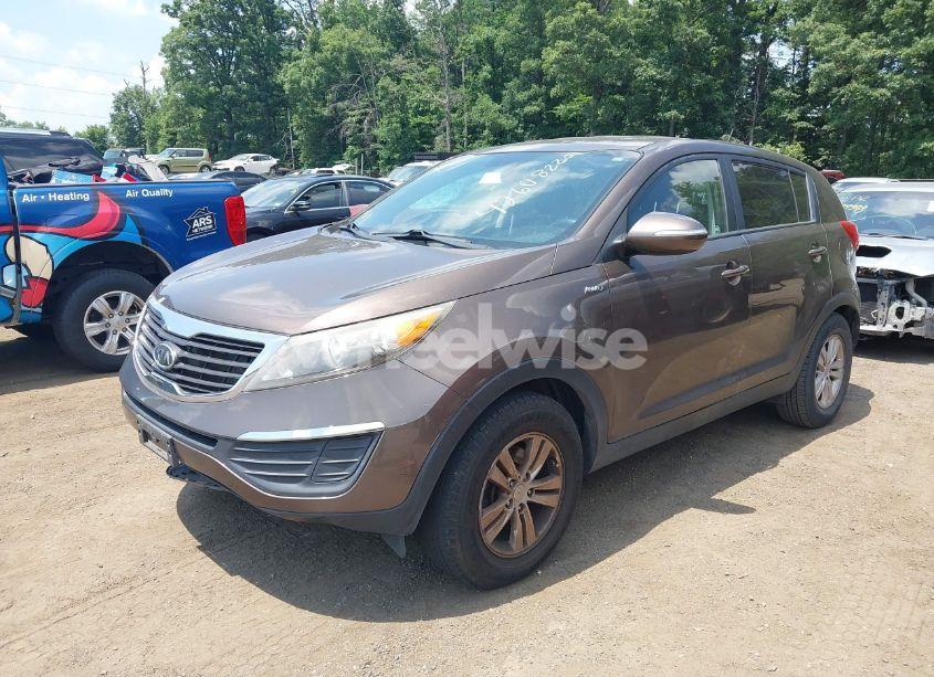 Photo 2 of 2011 Kia Sportage LX (VIN KNDPBCA21B7089890)