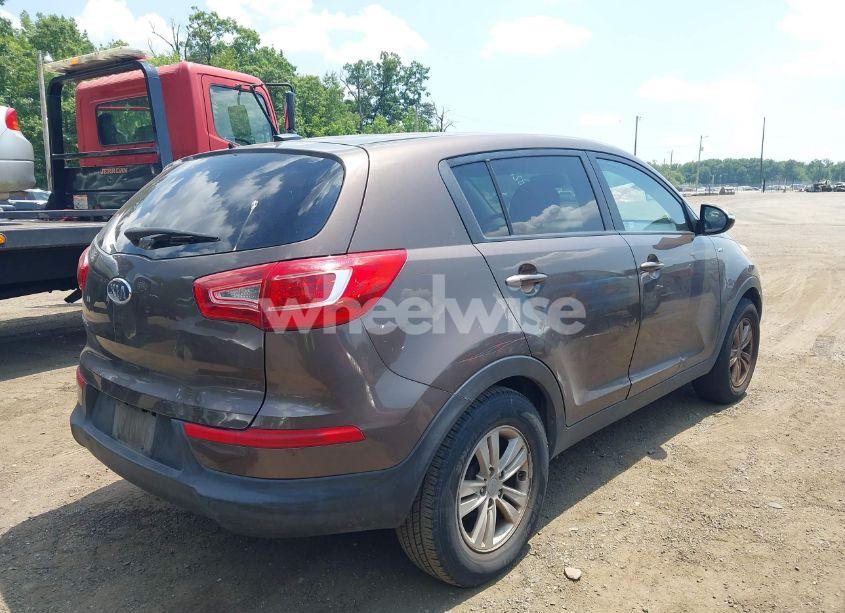 Photo 4 of 2011 Kia Sportage LX (VIN KNDPBCA21B7089890)