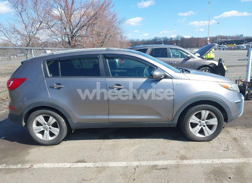 Photo 13 of 2011 Kia Sportage LX (VIN KNDPBCA24B7041803)