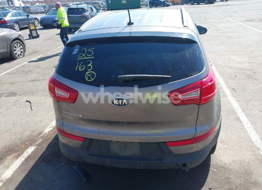 Photo 16 of 2011 Kia Sportage LX (VIN KNDPBCA24B7041803)