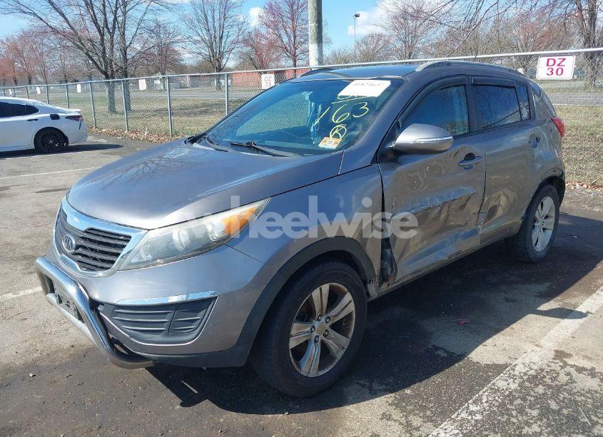 Photo 2 of 2011 Kia Sportage LX (VIN KNDPBCA24B7041803)