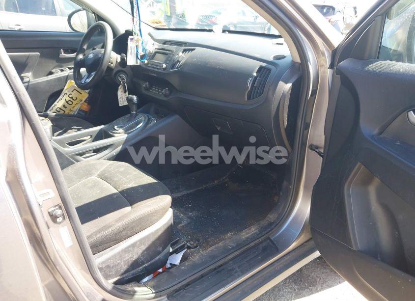 Photo 5 of 2011 Kia Sportage LX (VIN KNDPBCA24B7041803)