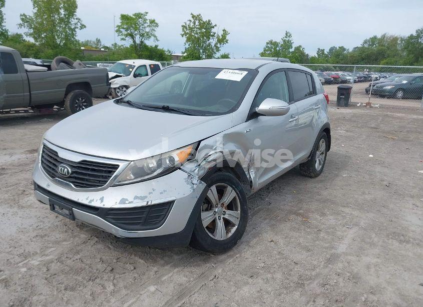 Photo 2 of 2013 Kia Sportage LX (VIN KNDPBCA26D7447309)