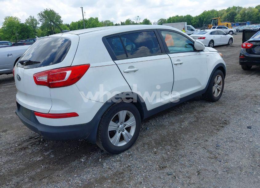 Photo 4 of 2013 Kia Sportage LX (VIN KNDPBCA26D7527886)