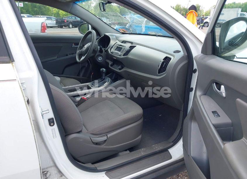 Photo 5 of 2013 Kia Sportage LX (VIN KNDPBCA26D7527886)