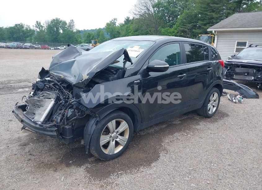 Photo 2 of 2013 Kia Sportage LX (VIN KNDPBCA28D7411444)