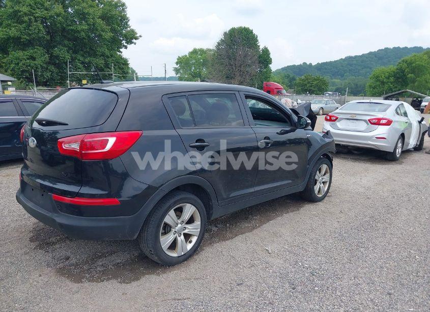Photo 4 of 2013 Kia Sportage LX (VIN KNDPBCA28D7411444)