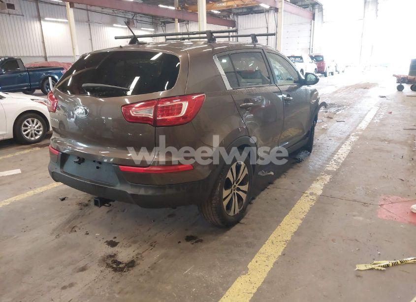 Photo 4 of 2012 Kia Sportage LX (VIN KNDPBCA29C7199037)