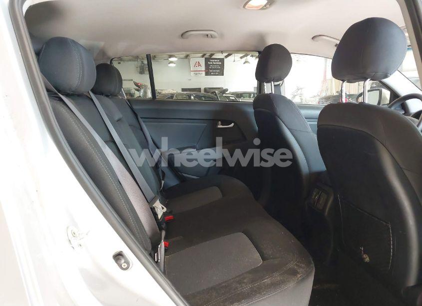 Photo 8 of 2015 Kia Sportage LX (VIN KNDPBCAC0F7693994)