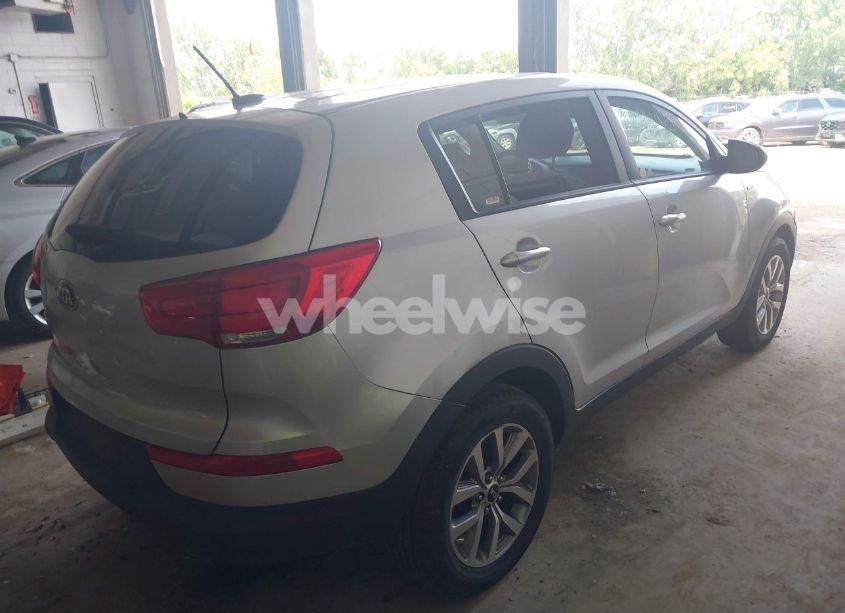 Photo 4 of 2016 Kia Sportage LX (VIN KNDPBCAC1G7864074)