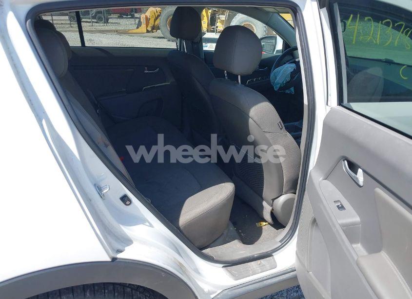 Photo 8 of 2015 Kia Sportage LX (VIN KNDPBCAC2F7738675)