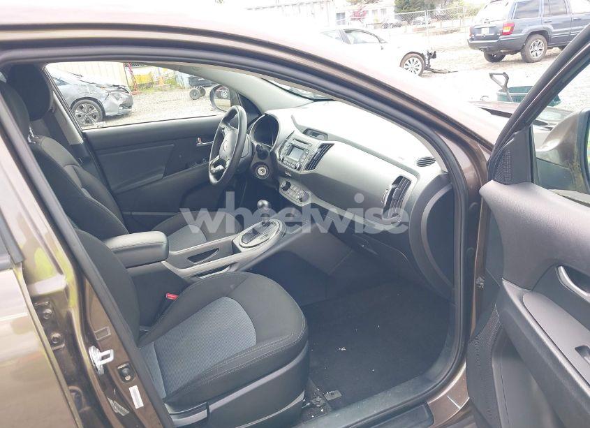 Photo 5 of 2014 Kia Sportage LX (VIN KNDPBCAC4E7612106)