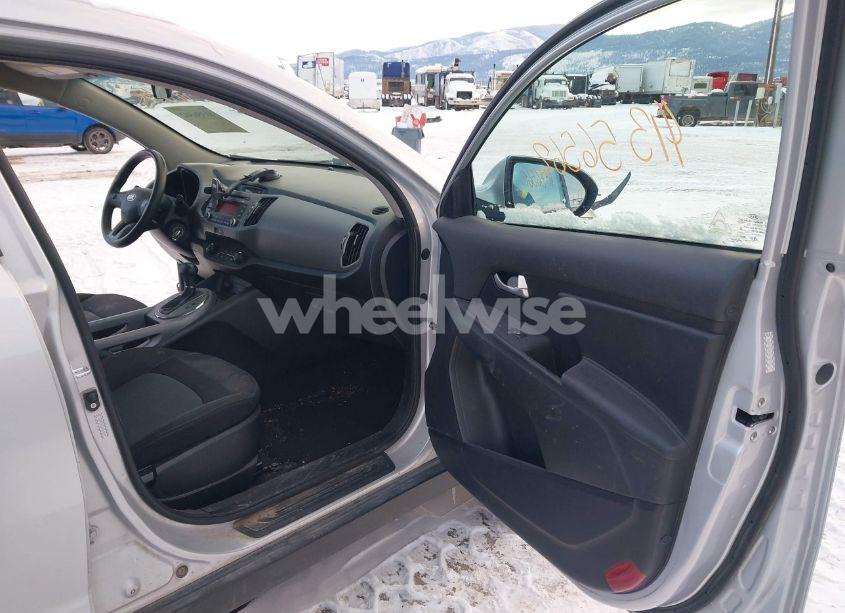 Photo 5 of 2016 Kia Sportage LX (VIN KNDPBCAC4G7876641)