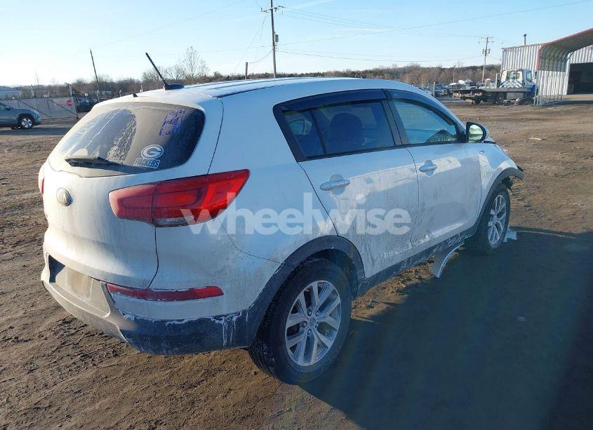 Photo 4 of 2016 Kia Sportage LX (VIN KNDPBCAC5G7853109)